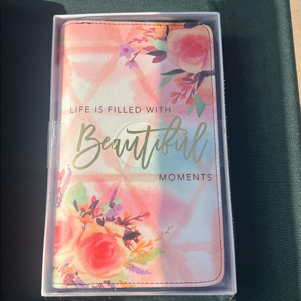 NEW Recollections life is filled with beautiful moments zipper planner